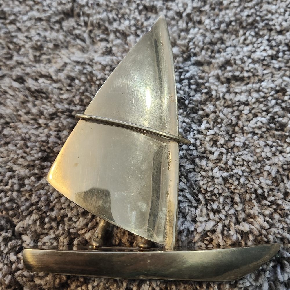 Elegant Brass WindsurferFigurine - Picture 2 of 6